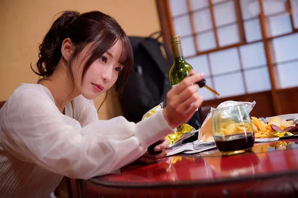 sex có cốt truyện Thanh niên về quê chơi bị cô bạn thuở nhỏ cho uống thuốc kích dục